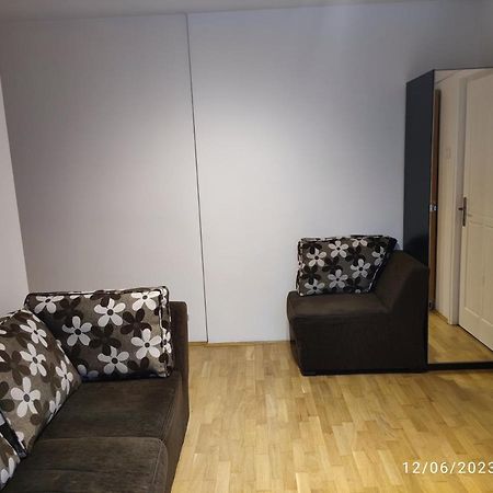 Fabian Central Apartment Bukarest Exteriör bild
