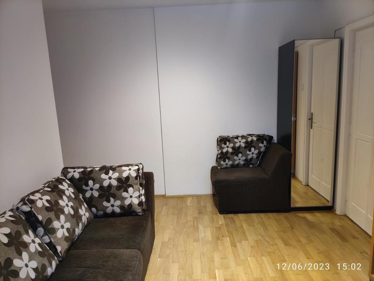 Fabian Central Apartment Bukarest Exteriör bild