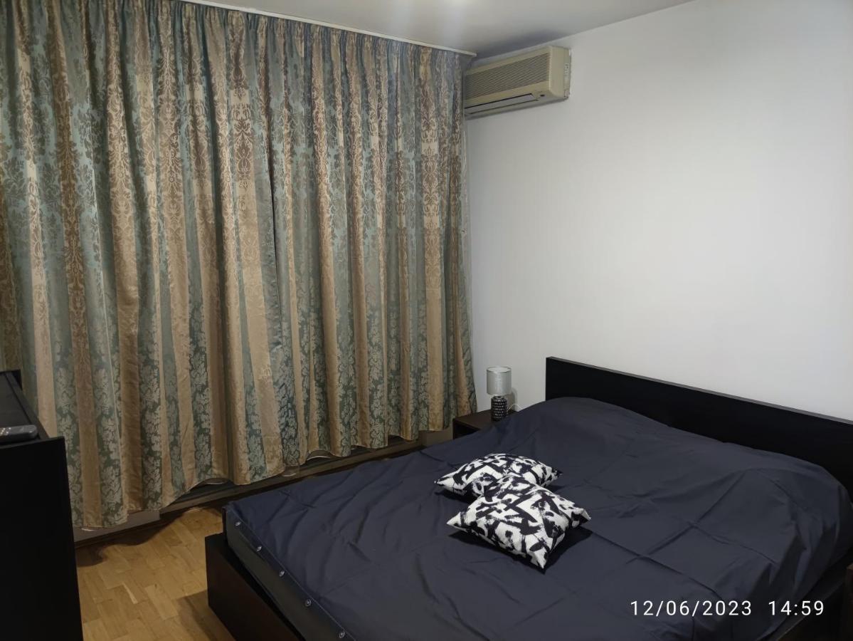Fabian Central Apartment Bukarest Exteriör bild